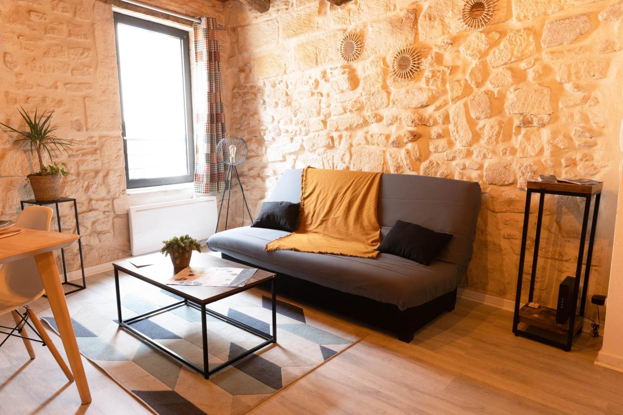 Immeuble 3 Apparts Centre Historique St Gilles Maisoncarreeconciergerie Saint-Gilles  Exterior photo